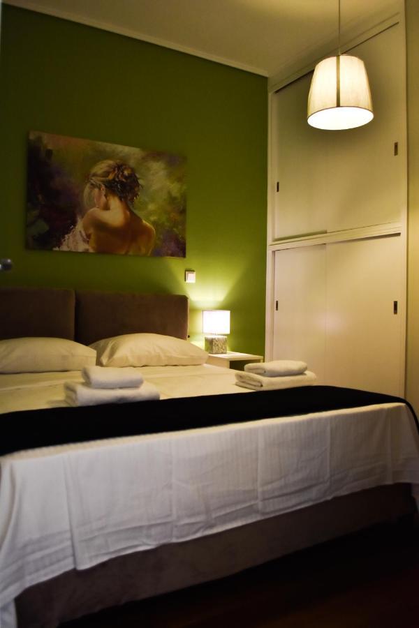 Βright Walled Designed Apt In Glyfada Center 雅典 外观 照片