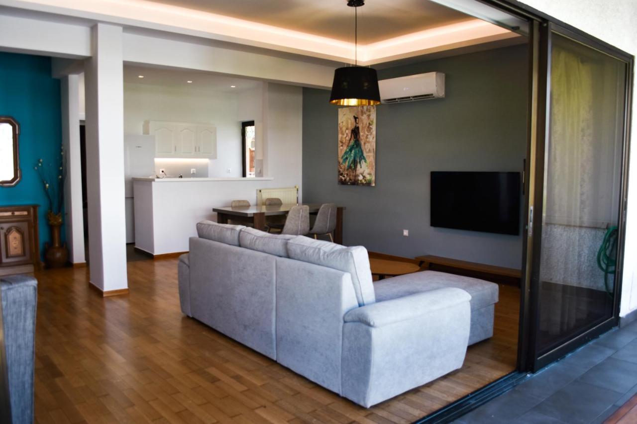 Βright Walled Designed Apt In Glyfada Center 雅典 外观 照片