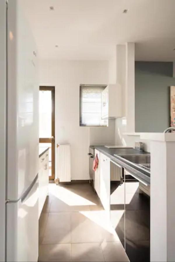 Βright Walled Designed Apt In Glyfada Center 雅典 外观 照片