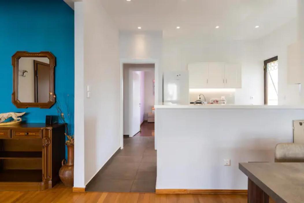 Βright Walled Designed Apt In Glyfada Center 雅典 外观 照片
